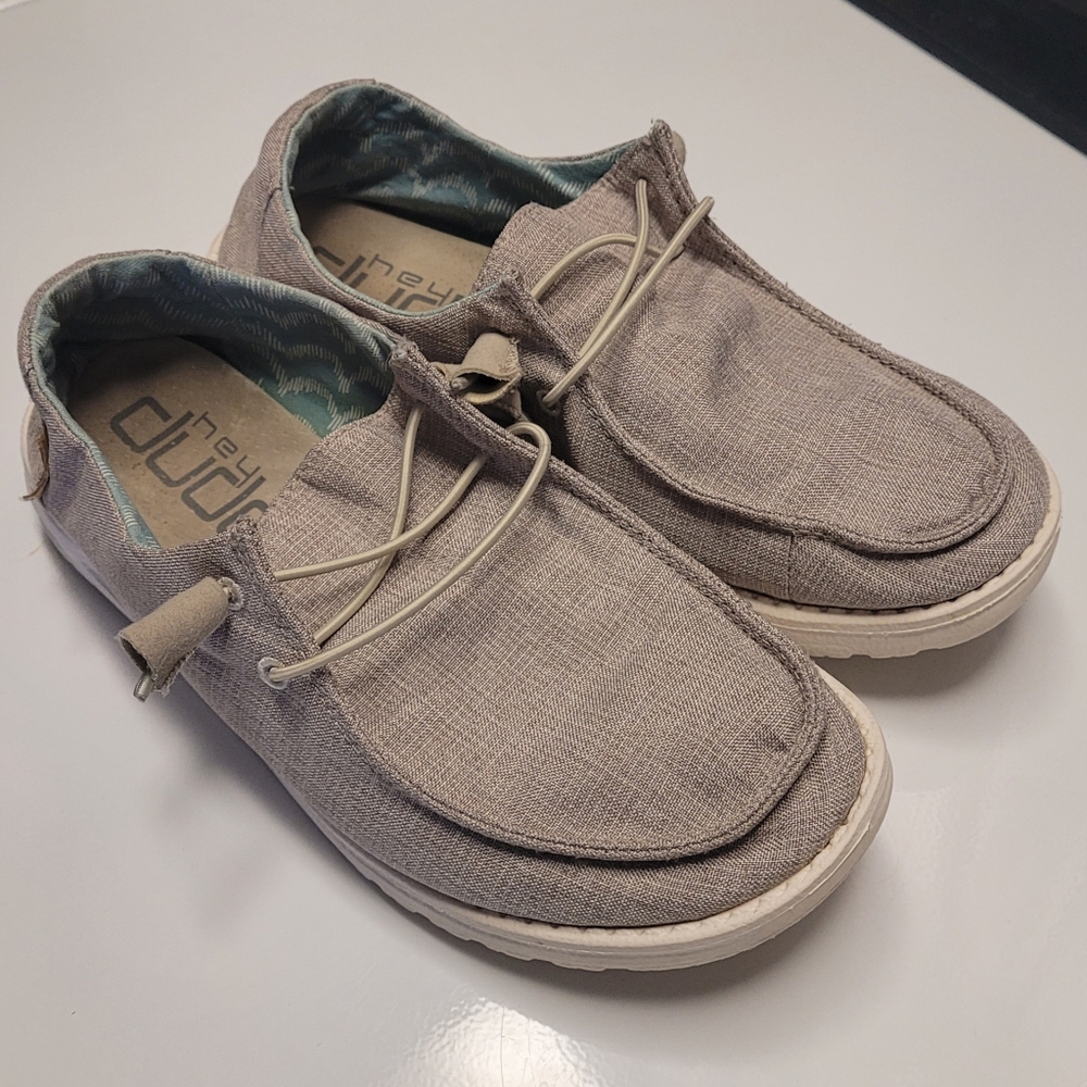 Hey Dude woven upper slip on shoe women's size 8